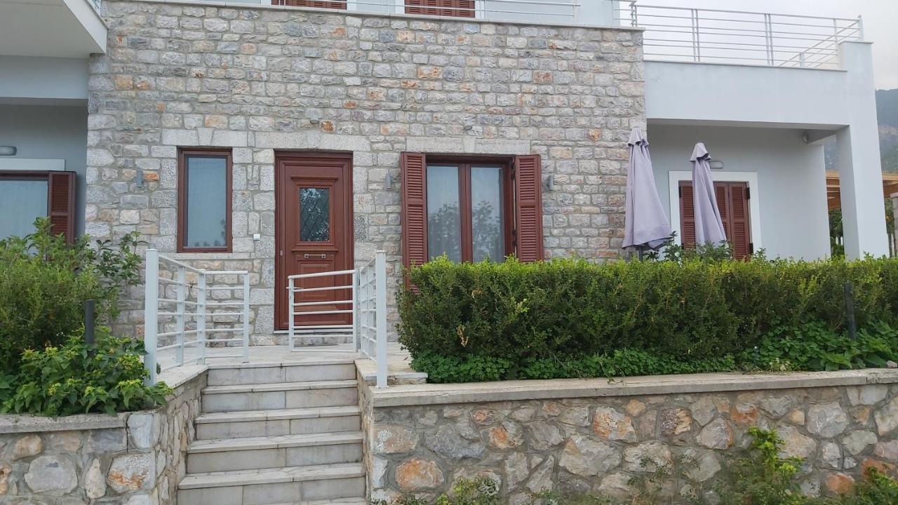 Light Blue Studios 2 Poúlithra المظهر الخارجي الصورة