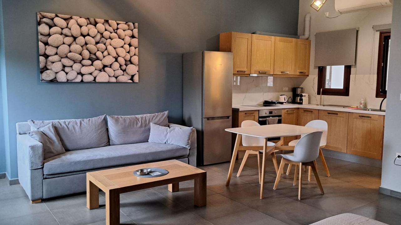 Light Blue Studios 2 Poúlithra المظهر الخارجي الصورة