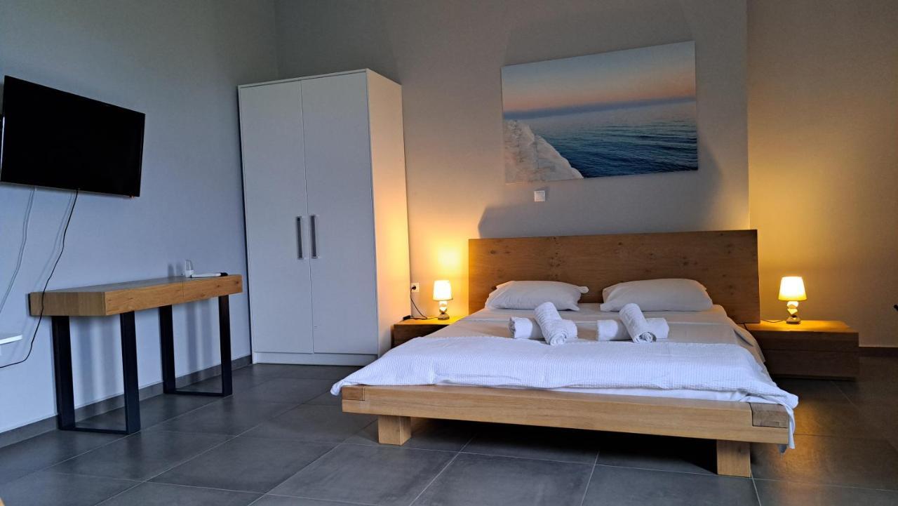 Light Blue Studios 2 Poúlithra المظهر الخارجي الصورة