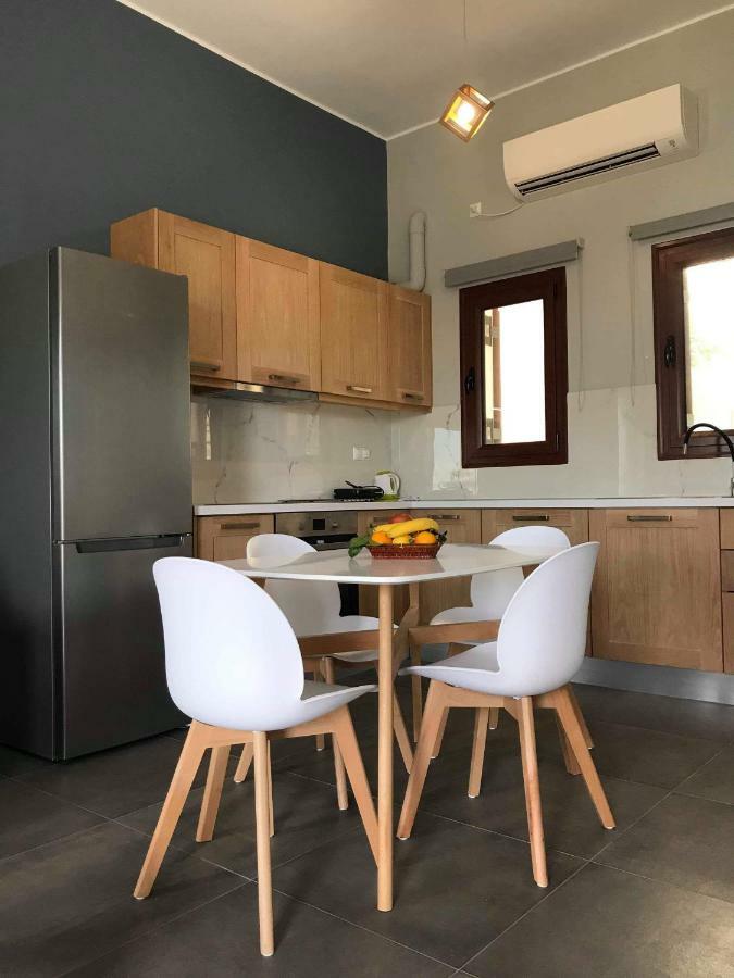 Light Blue Studios 2 Poúlithra المظهر الخارجي الصورة